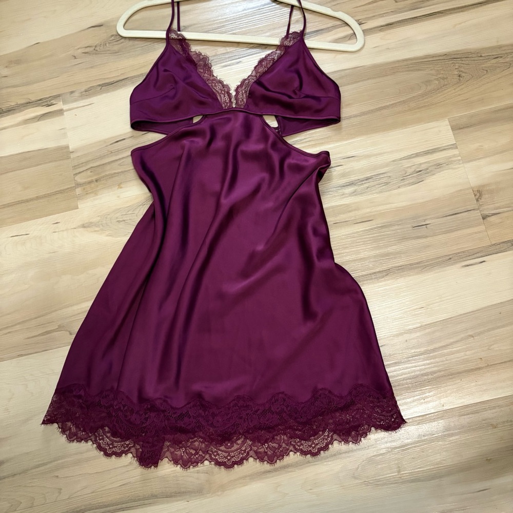 Victoria's Secret Burgundy Cut Out Lace Chemise Slip lingerie Satin Medium